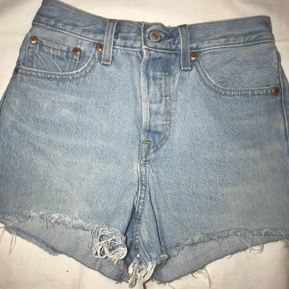 Levi Denim Wedgie Shorts NWOT